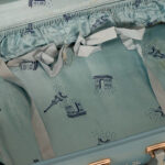Vintage CROWN La Parisienne Teal Suitcase - Image 4