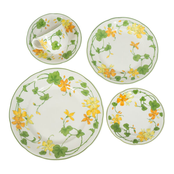 92 Piece VILLEROY & BOCH Geranium China - Image 3