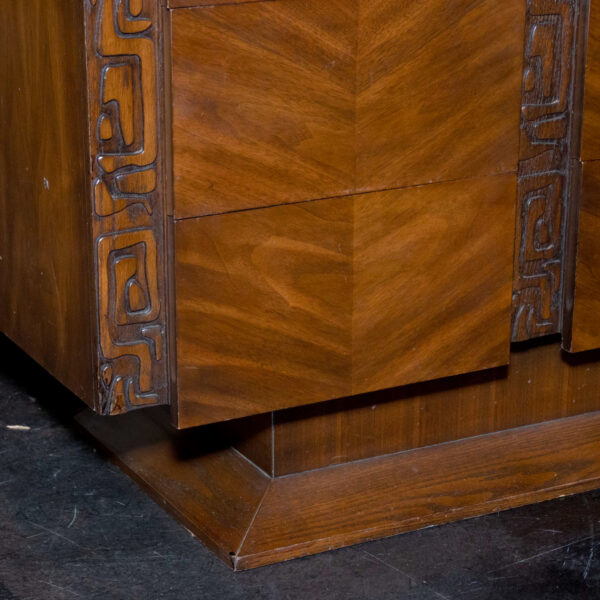 Vintage UNITED FURNITURE Mid Century Modern Walnut Tiki Brutalist Dresser - Image 4