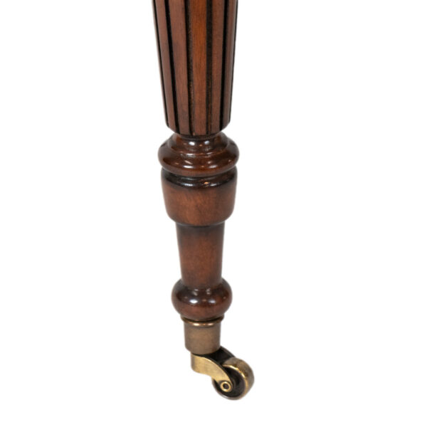 ETHAN ALLEN Tortoise Top Accent Table on Fluted Legs - Image 3