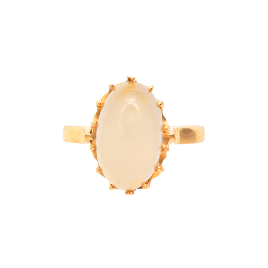 ZCSCH_156-2 Solitaire Cabochon Chalcedony Ring in 14 Karat Gold - Image 1
