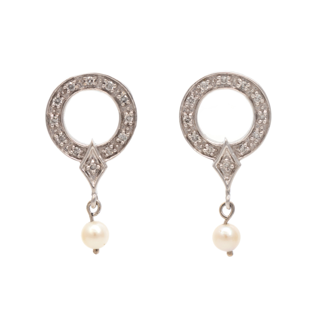 LD_9520-3 Pair of Diamond and Pearl Drop Earrings in 14 Karat White Gold - Image 1
