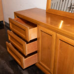THOMASVILLE Oak Dresser with Double Mirror - Image 4